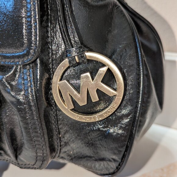 Michael Kors large leather hobo. cinched, clean, EUC!  Trendy and gorgeous! - Picture 2 of 5